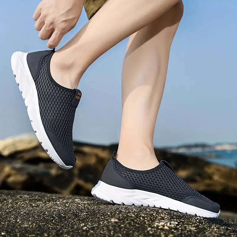 Men's breathable mesh walking shoes with slip-on design