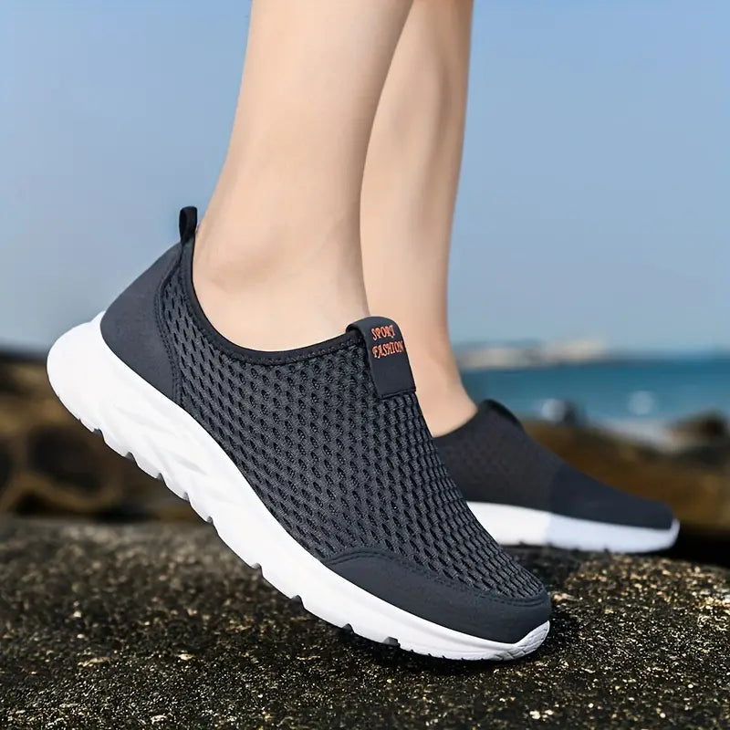 Men's breathable mesh walking shoes with slip-on design