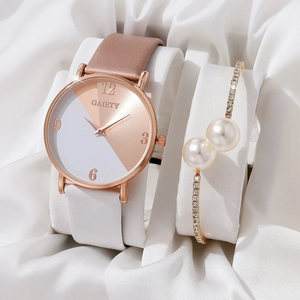 Fashion watch for women with elegant design and alloy bracelet