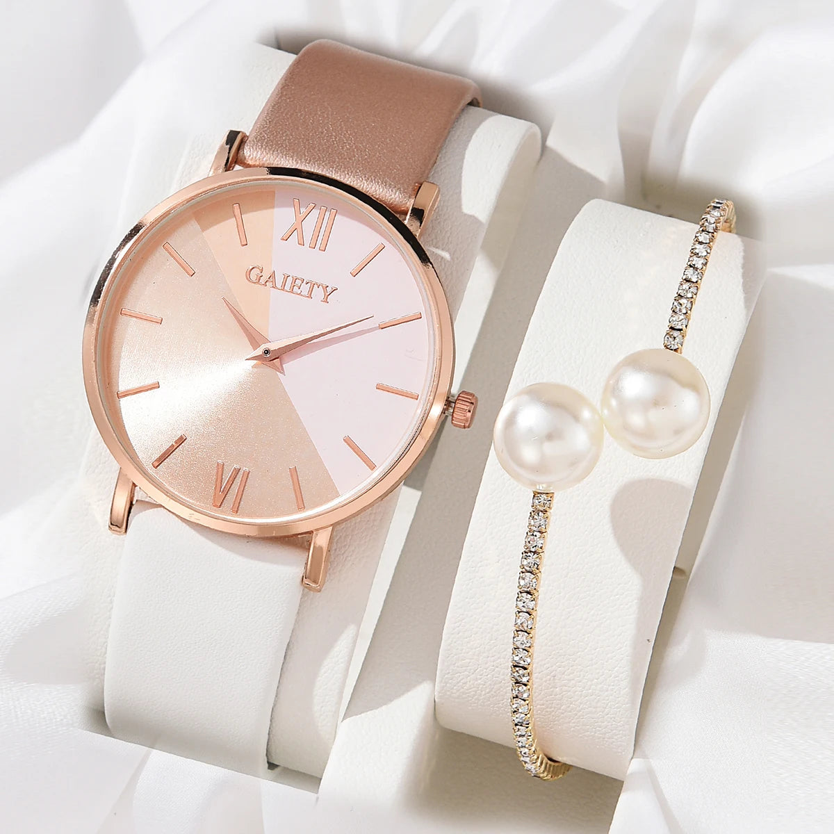 Fashion watch for women with elegant design and alloy bracelet