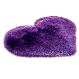 Fluffy heart-shaped faux sheepskin rug for home décor