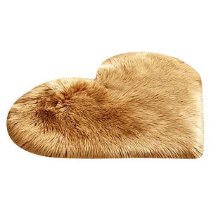 Fluffy heart-shaped faux sheepskin rug for home décor