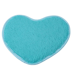 Fluffy heart-shaped faux sheepskin rug for home décor