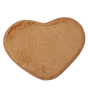 Fluffy heart-shaped faux sheepskin rug for home décor