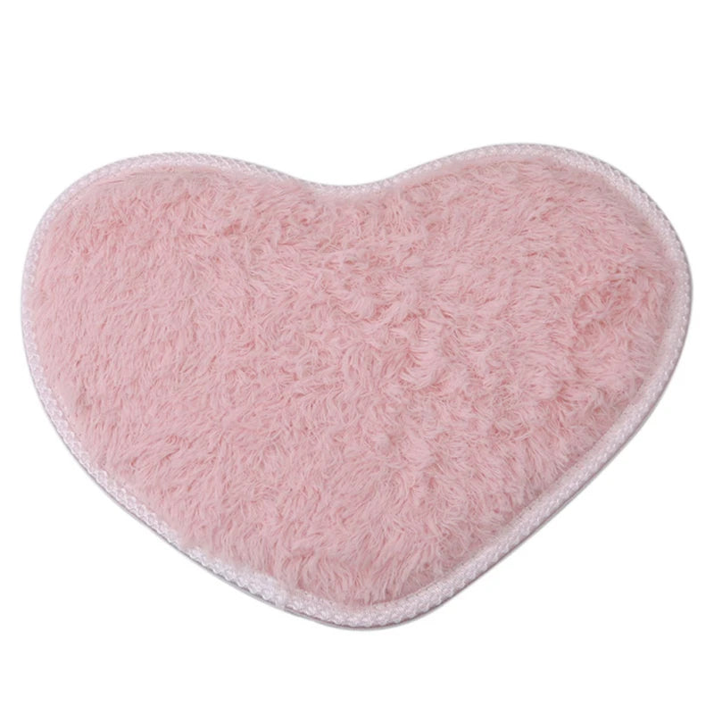 Fluffy heart-shaped faux sheepskin rug for home décor