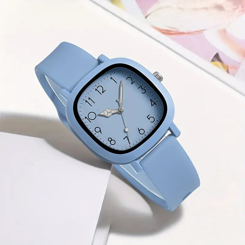 Square quartz watch with silicone strap for women