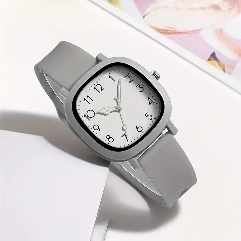 Square quartz watch with silicone strap for women