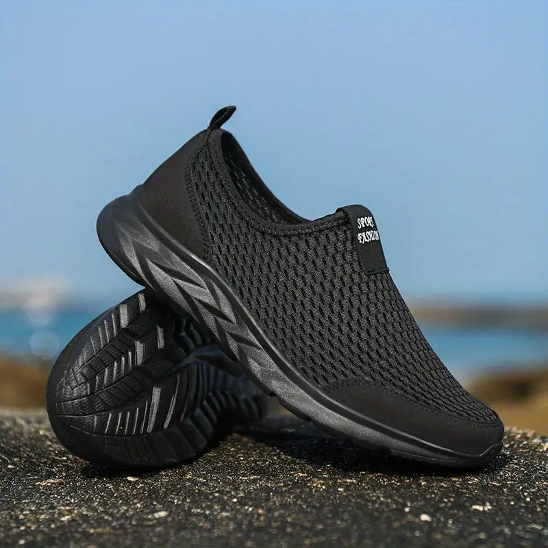 Men's breathable mesh walking shoes with slip-on design