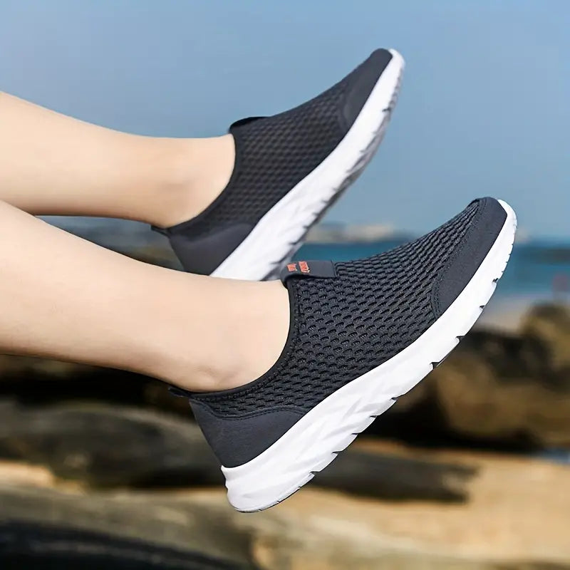 Men's breathable mesh walking shoes with slip-on design